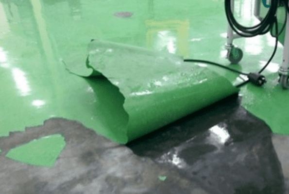 Nguyên nhân sàn epoxy bị bong tróc Màng sơn bị bong tróc